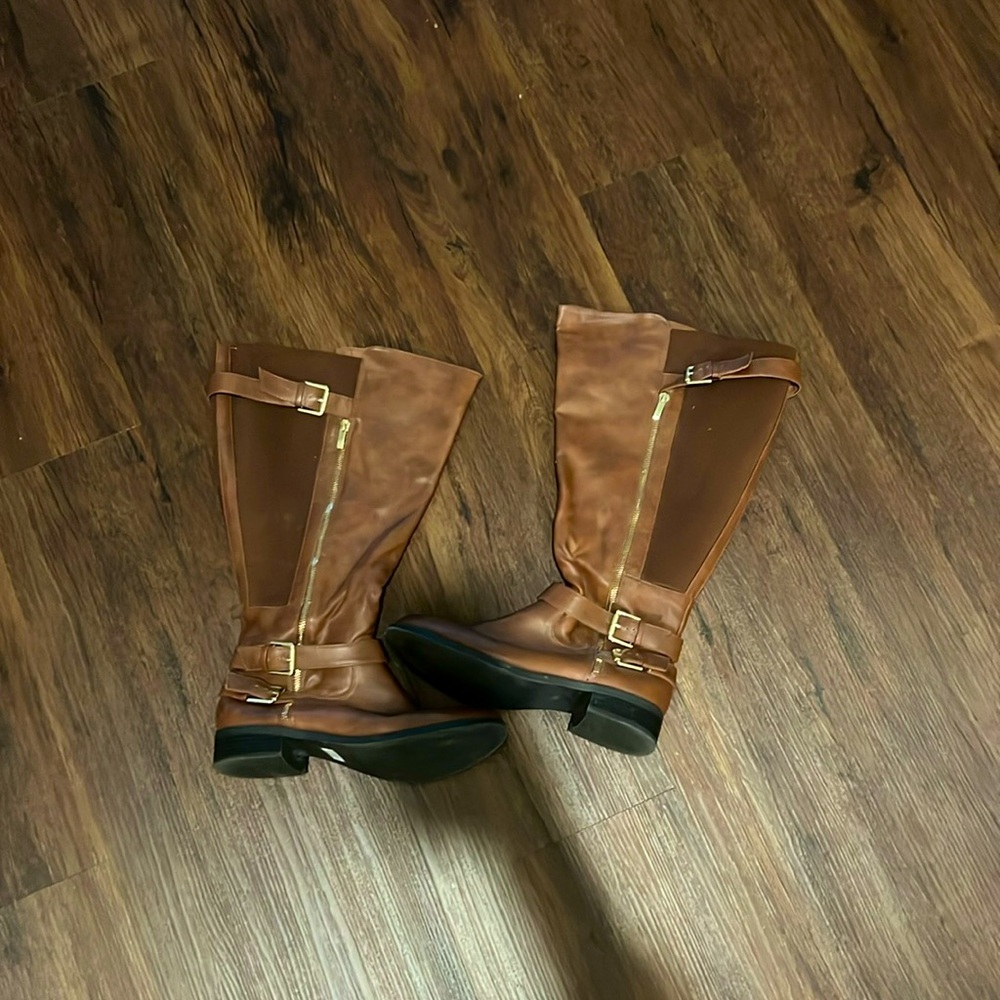 Brown boots 11W -wide calf